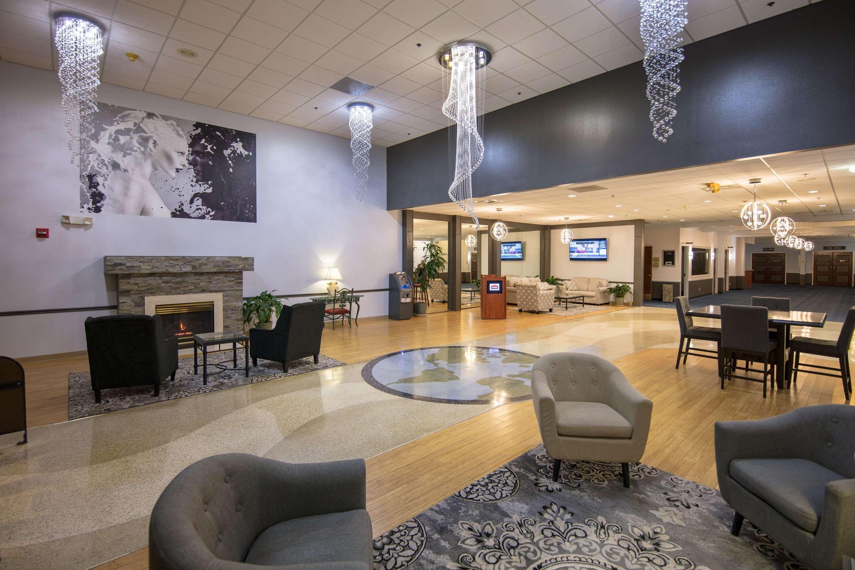 Ramada By Wyndham Cedar Rapids Exterior foto