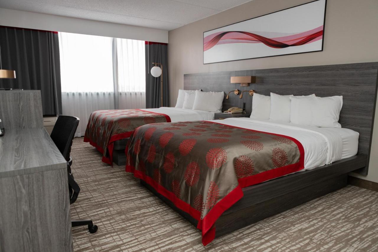 Ramada By Wyndham Cedar Rapids Exterior foto