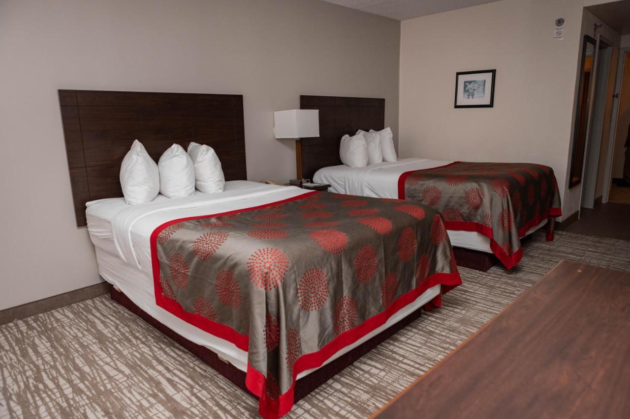 Ramada By Wyndham Cedar Rapids Exterior foto