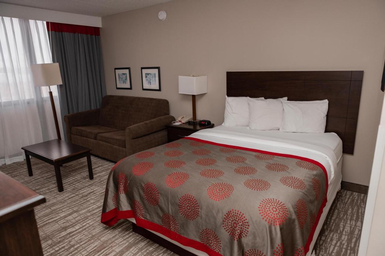 Ramada By Wyndham Cedar Rapids Exterior foto