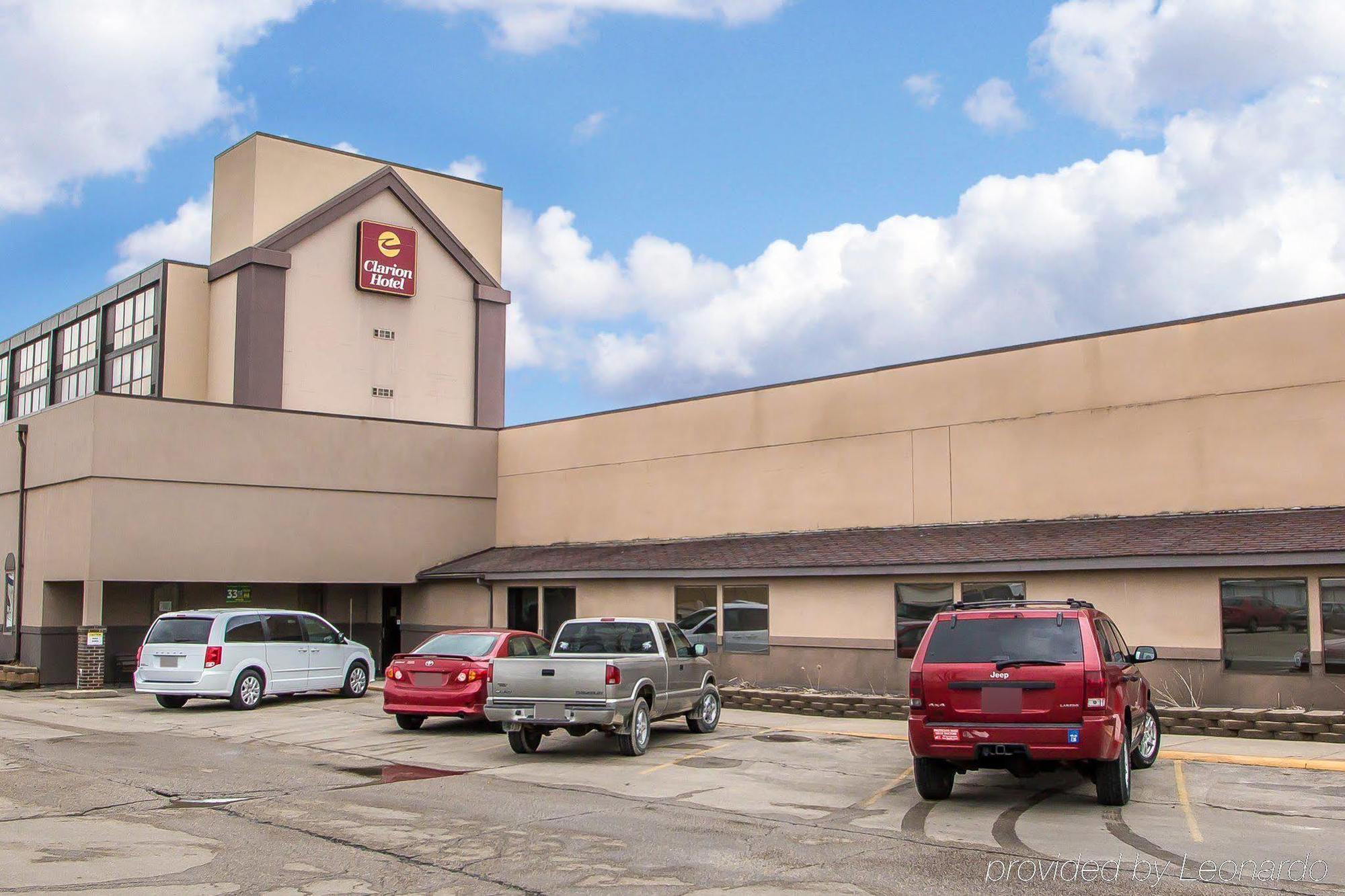 Ramada By Wyndham Cedar Rapids Exterior foto